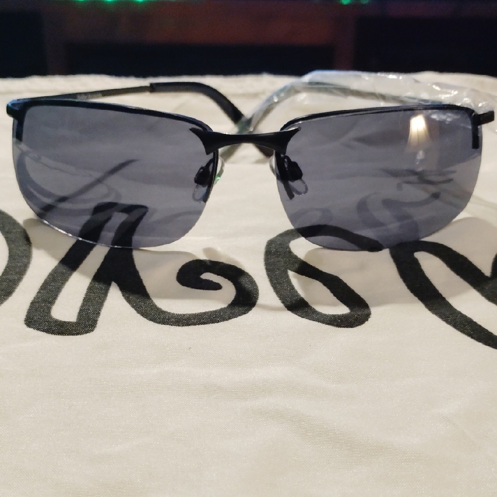 Stylish Black Men's Sunglasses - Picture 1 of 5